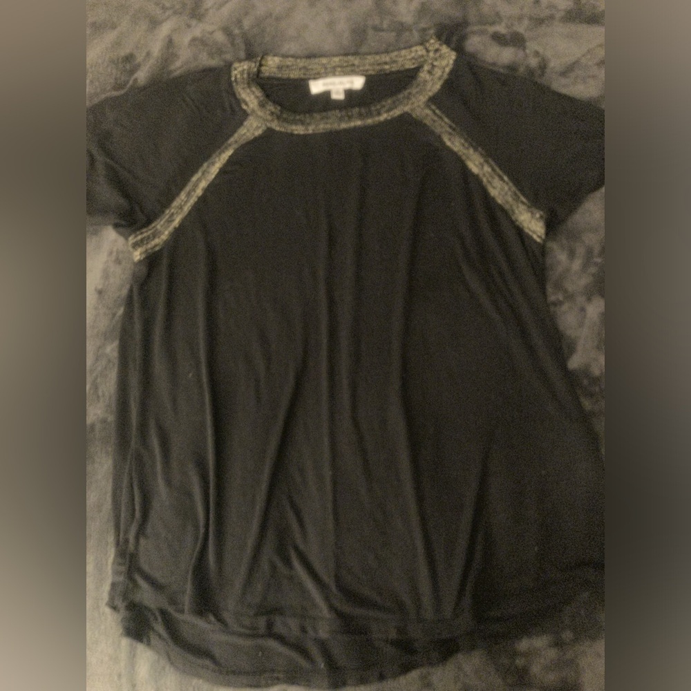 ROSE+OLIVE super soft black flowy top-M